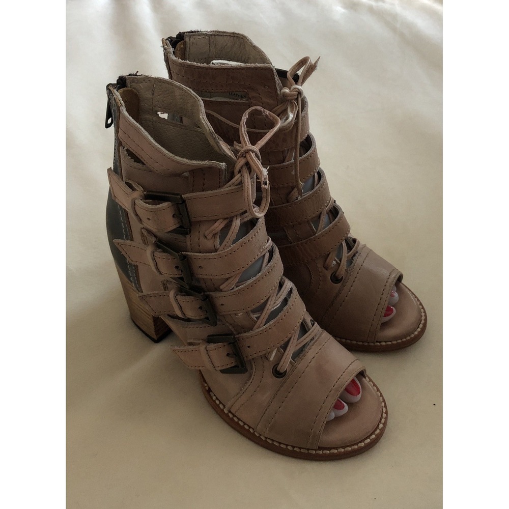 Freebird Women's Tan Black Leather BRAEDEN Heels $250 Retail Women's 7